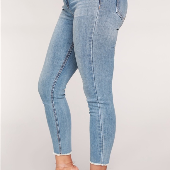 Light Wash Jean Size 0 - Picture 3 of 3